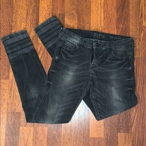 ZARA | mid rise black jeans